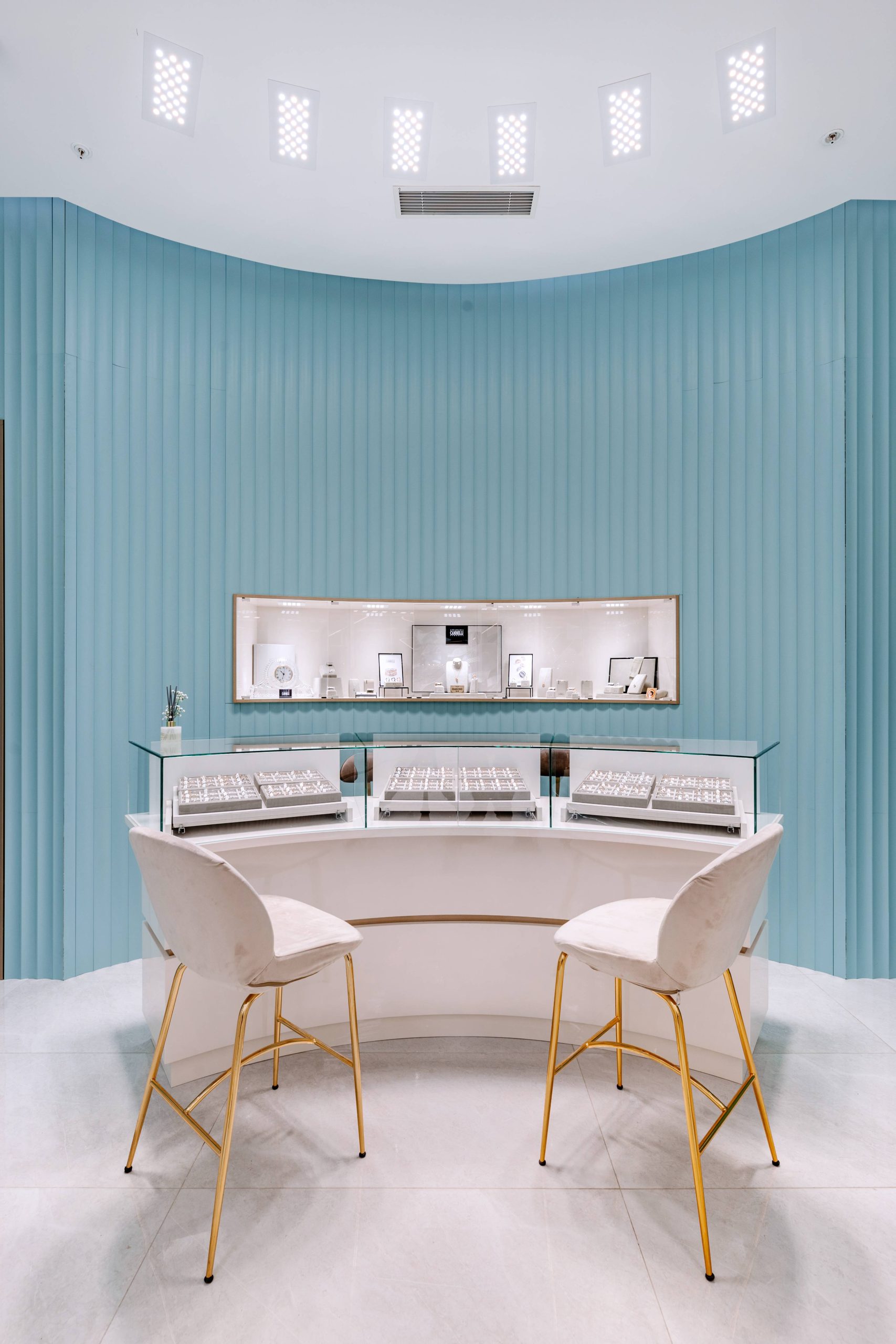 Diseño de interiores para una boutique de joyería view root