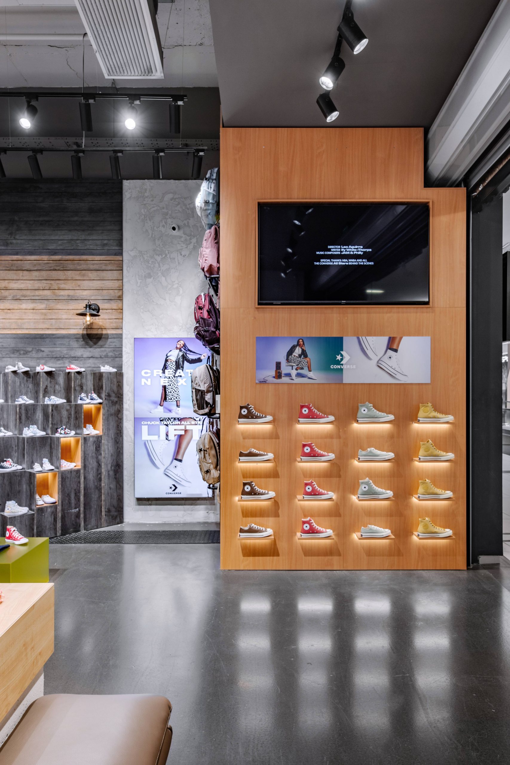 Diseño de interiores para una tienda view 5 