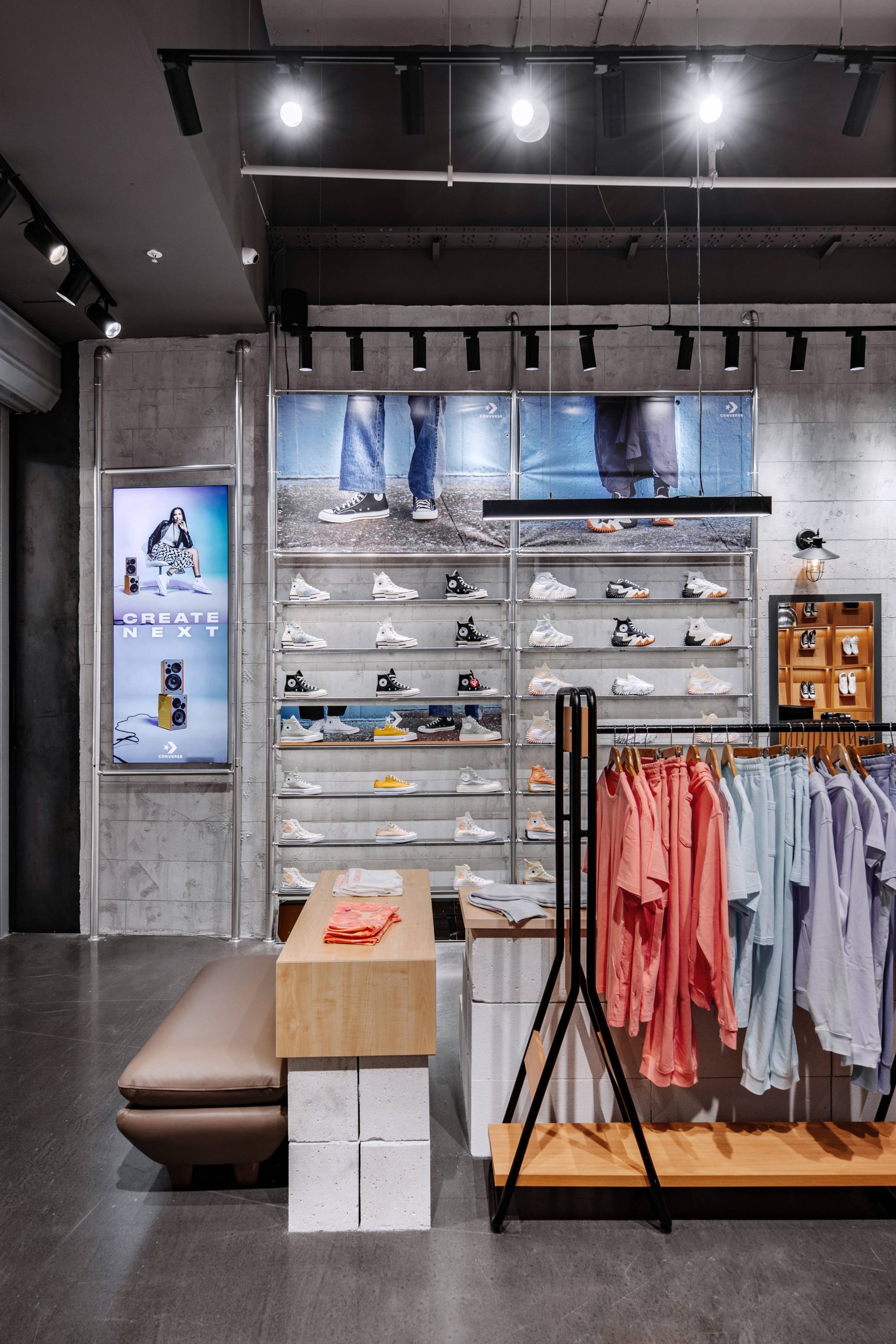 Diseño de interiores para una tienda view 6 