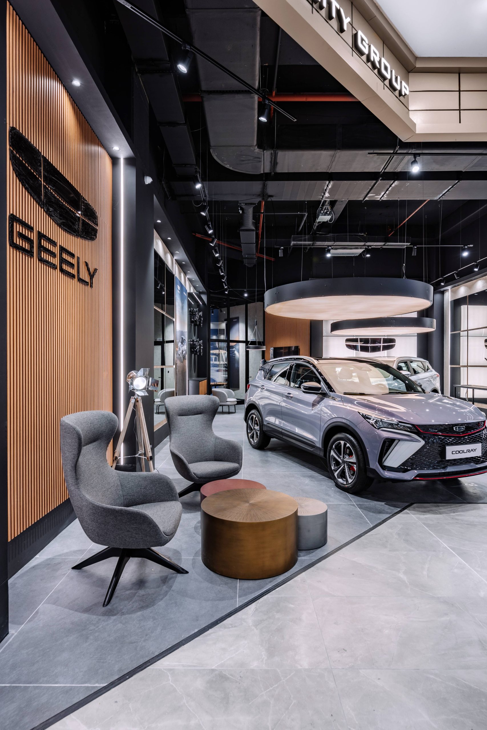 Diseño de interiores comerciales para una marca automotriz view 3 