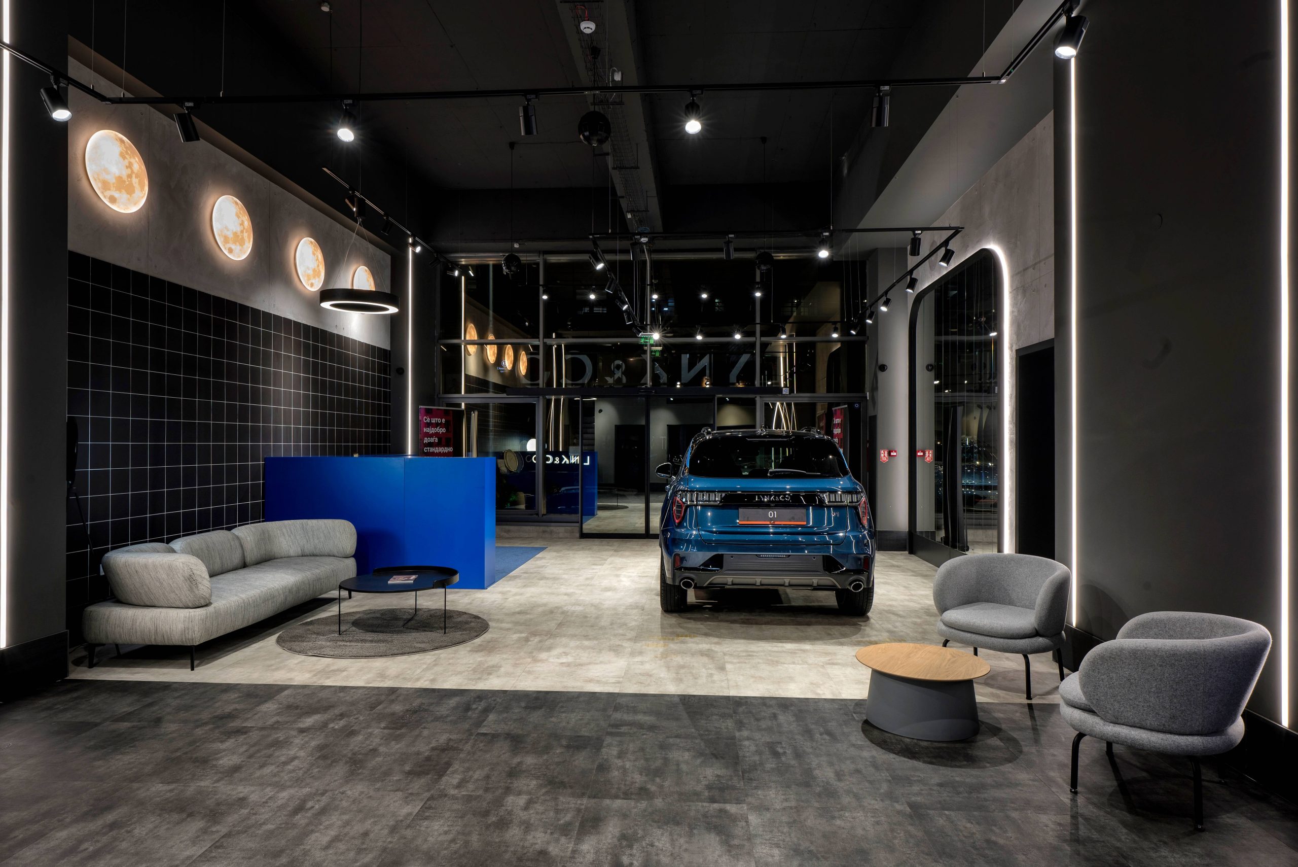 Diseño de interiores comerciales para una marca automotriz view 16 