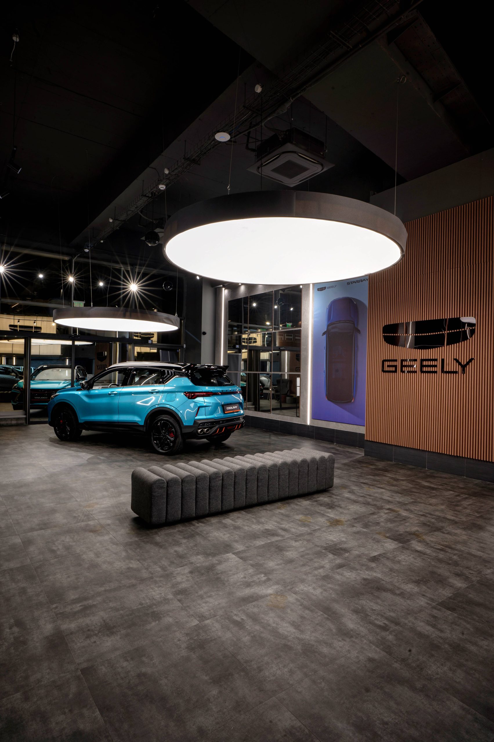 Diseño de interiores comerciales para una marca automotriz view 9 