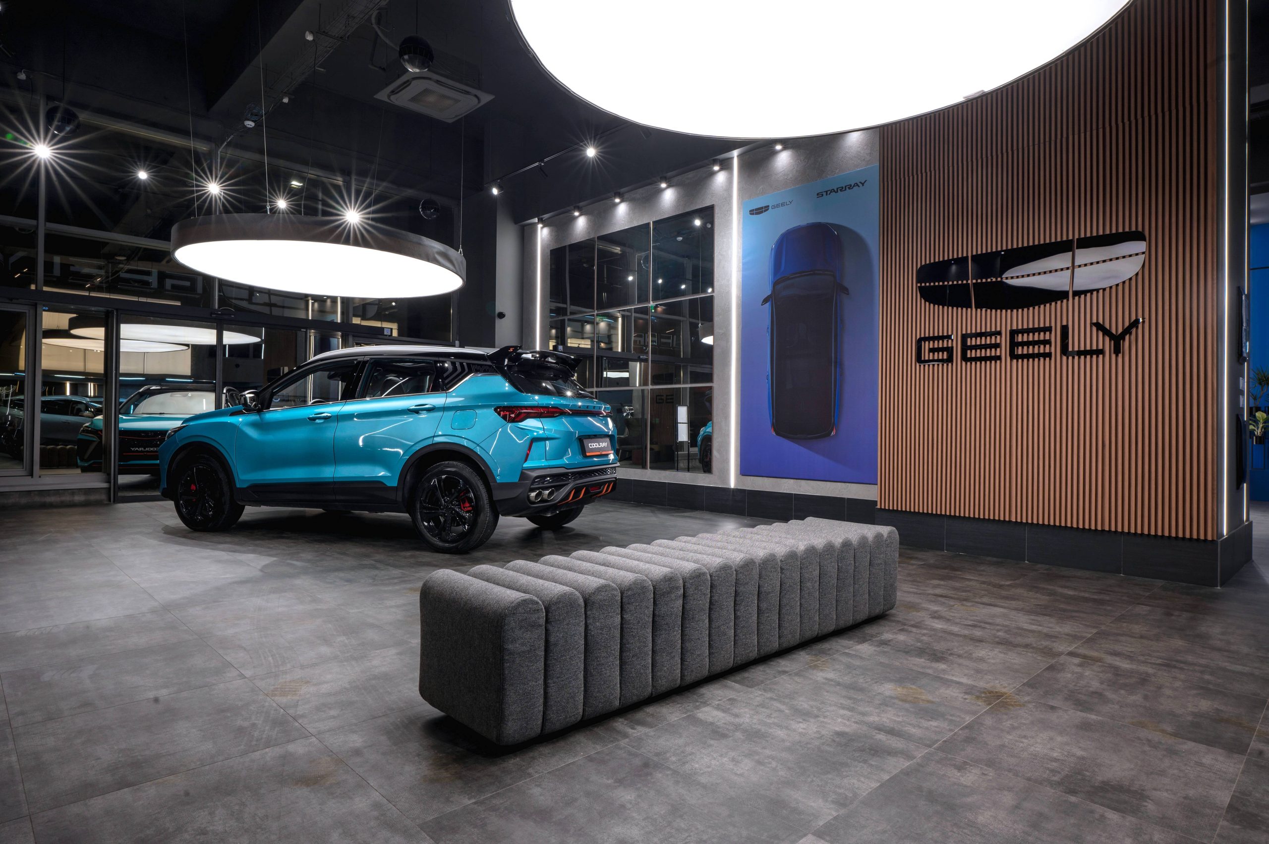 Diseño de interiores comerciales para una marca automotriz view 4 