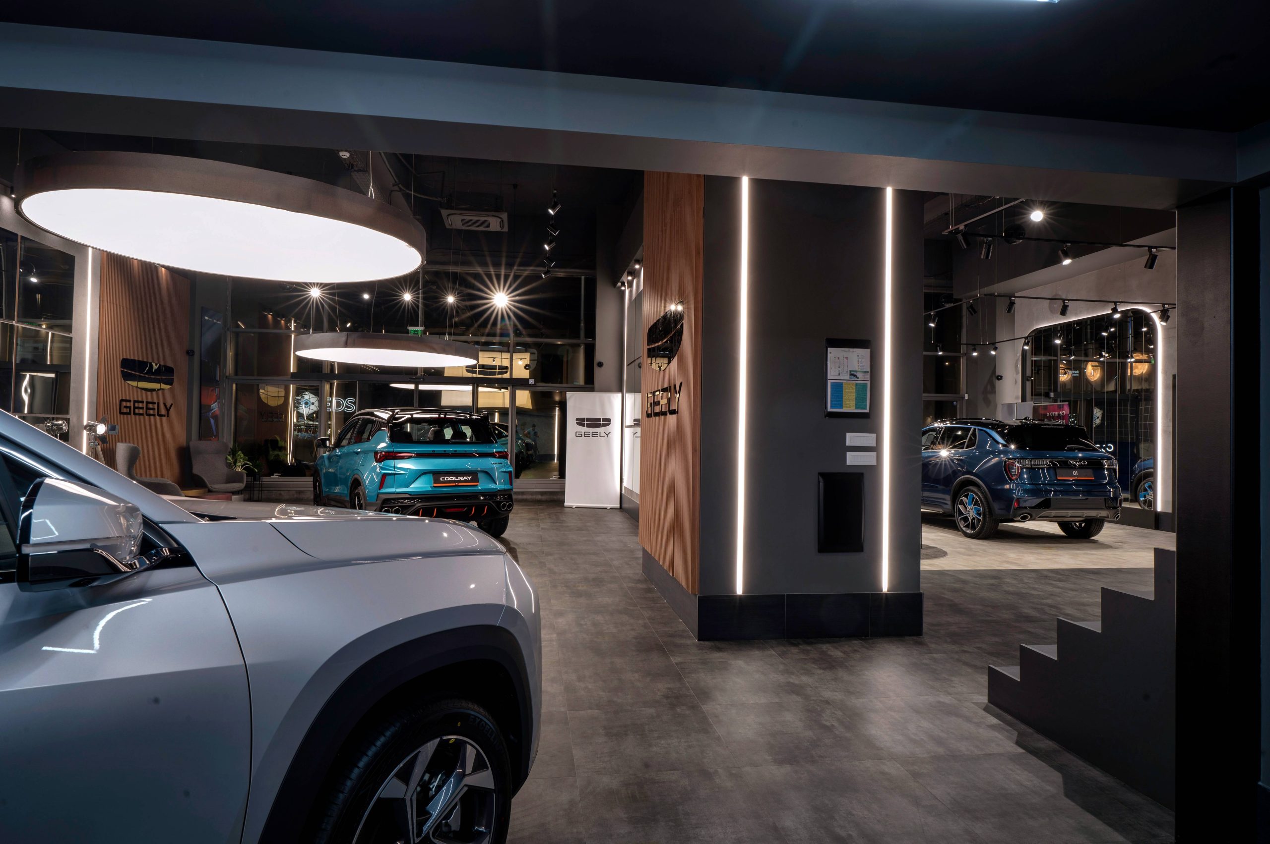 Diseño de interiores comerciales para una marca automotriz view 6 