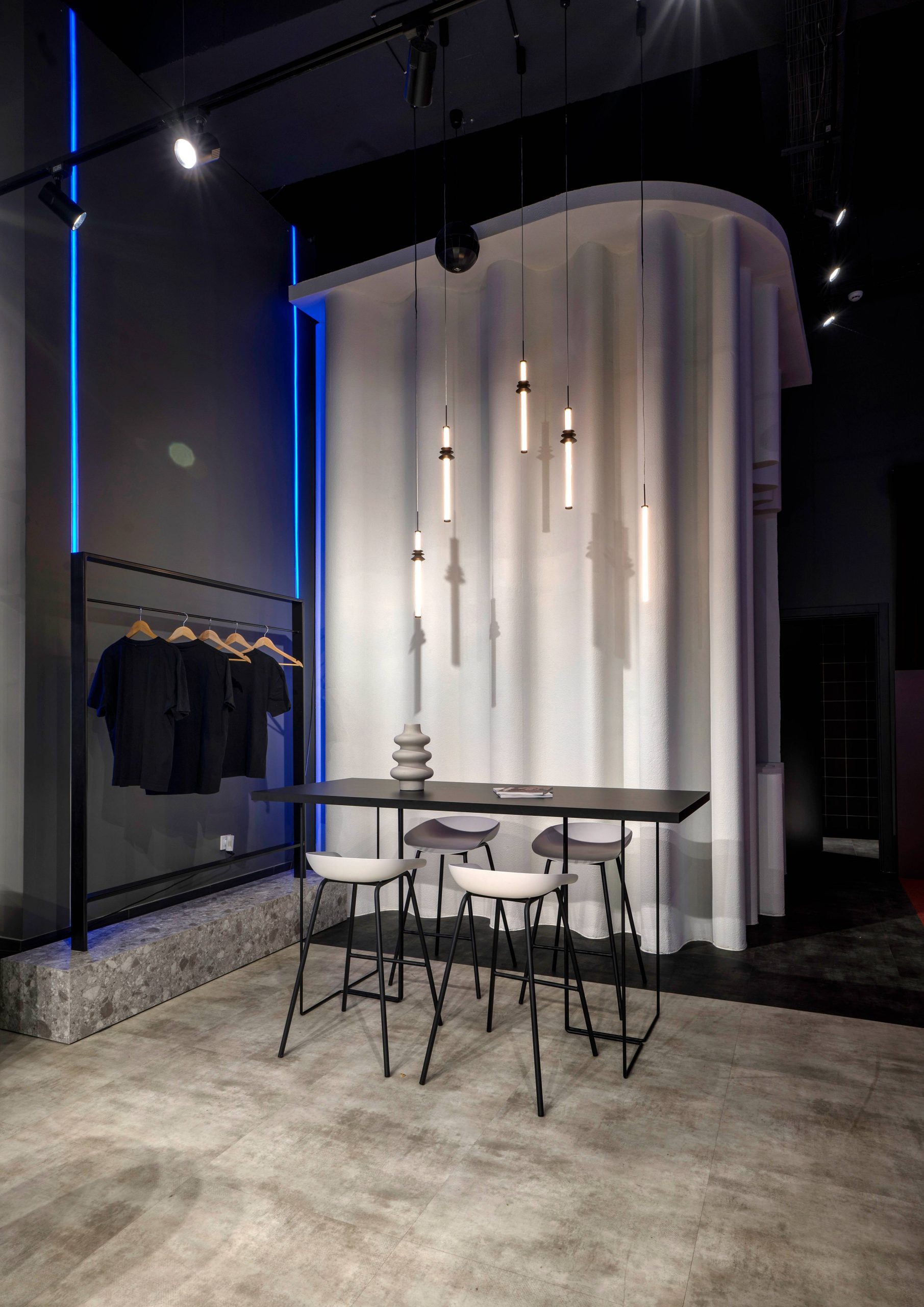 Diseño de interiores comerciales para una marca automotriz view 28 