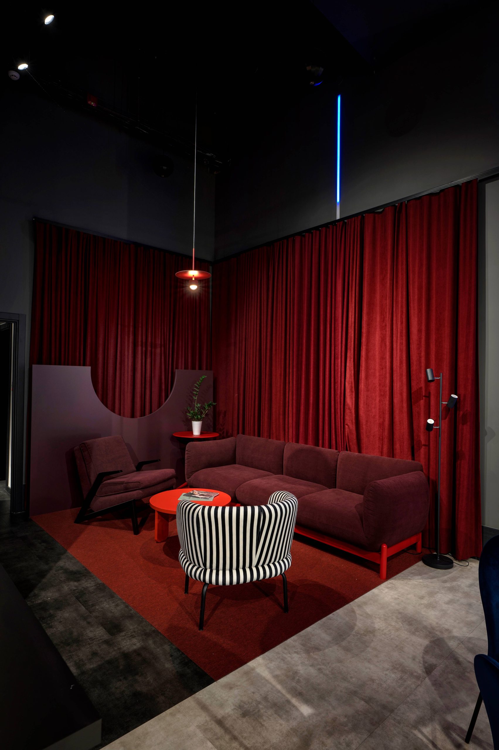 Diseño de interiores comerciales para una marca automotriz view 26 