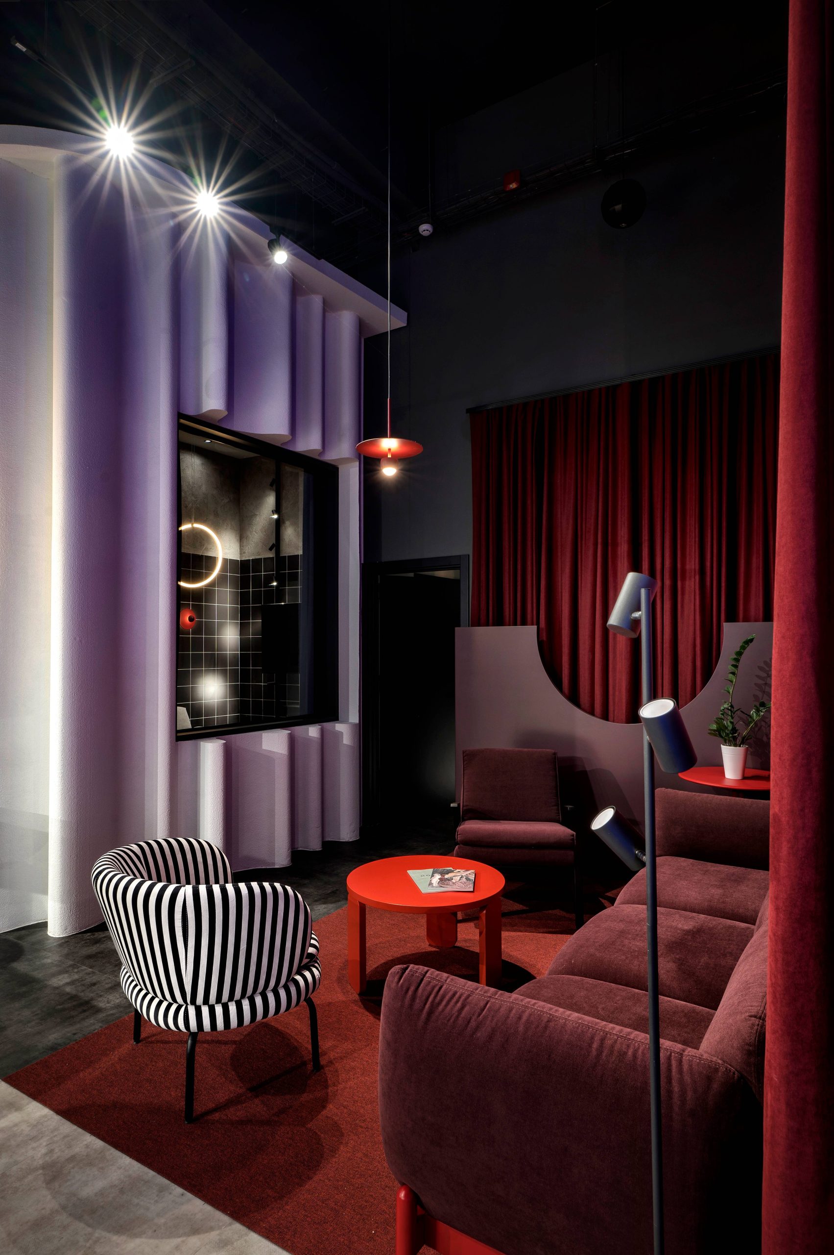 Diseño de interiores comerciales para una marca automotriz view 25 